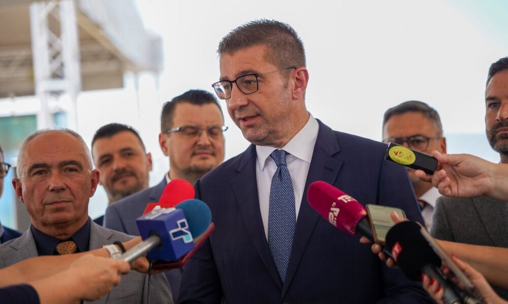 Mickoski me akuza të reja  Ministrat e BDI së nuk deshën ta zgjidhin çështjen e Provimit të jurisprudencës