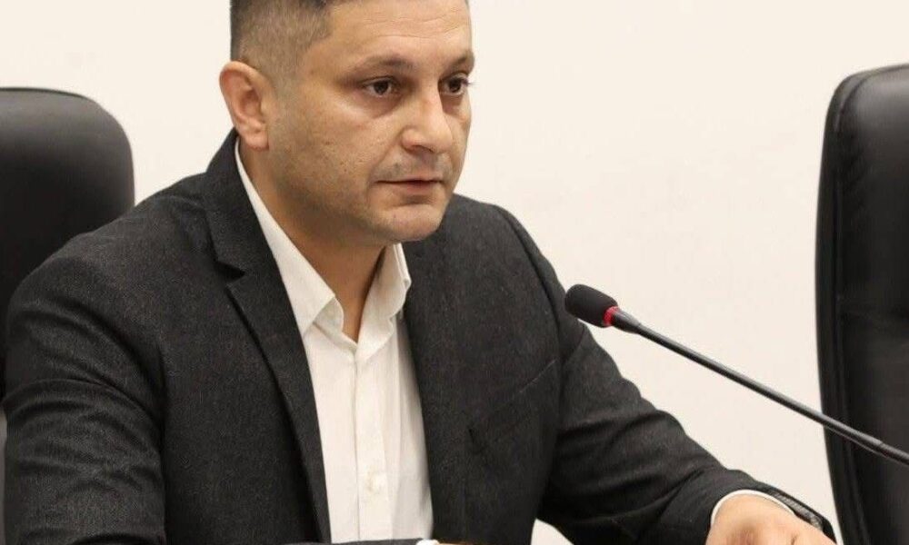 Abduli  Thirrjet për protesta në Tetovë synojnë të pengojnë procesin e emërtimit të rrugëve