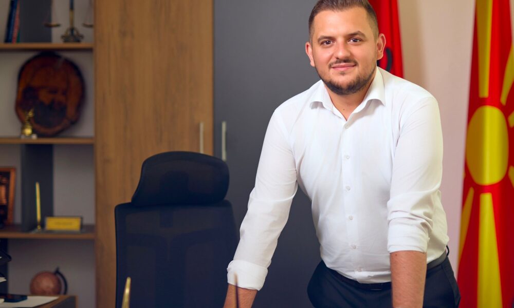qamili-buzhala-e-latifi-i-ofendojne-shqiptaret-e-tetoves-vetem-se-nuk-iu-nenshtruan-ali-ahmetit