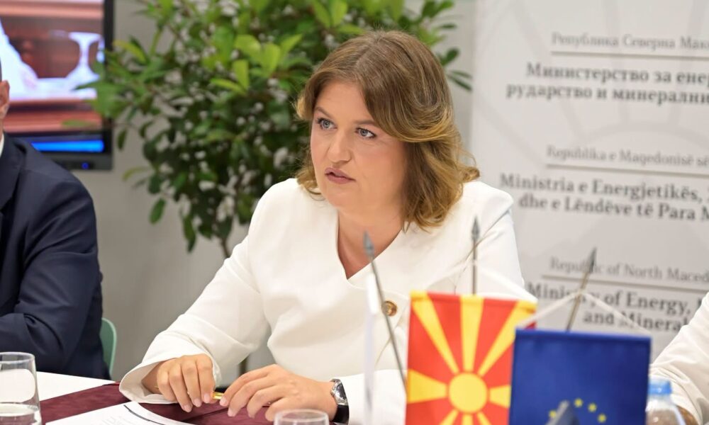 eljesa-neziri-nderohet-per-kontributin-ne-mbrojtjen-e-rubinit-si-gur-gjysme-i-cmuar-kombetar