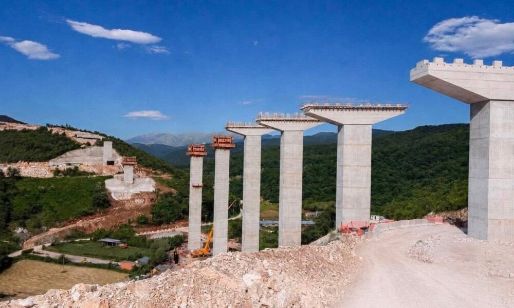 Kaltrina Zekolli  Me ritëm të lartë po vazhdon ndërtimi i autostradës Gostivar Bukojçan