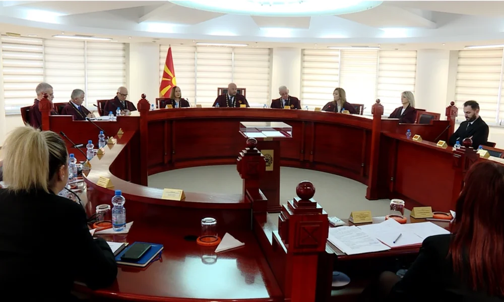 gjykatesit-kushtetues-qerasin-veten-me-rritje-rroge-pagat-nga-199-mije-deri-242-mije-denare-bruto