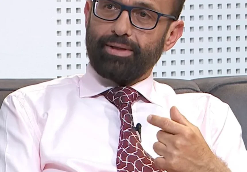 Nga parashutat e xhaxhit Enver te gurët e Tetovës