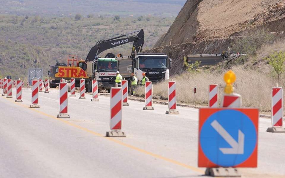 kredi-e-re-per-financimin-e-ndertimit-te-korridoreve-8-dhe-10-dhe-autostrades-kercove-oher