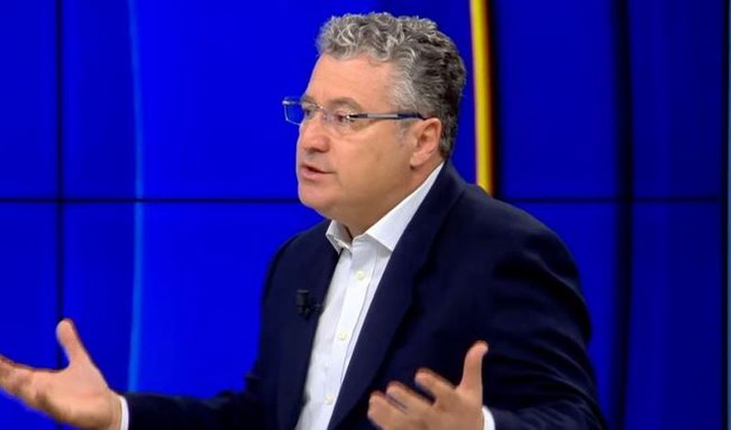 Është e madhe dhe e hareshme sepse nuk ka  ende  gjë për të ndarë