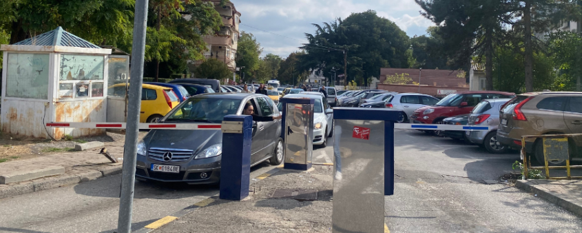 Vazhdon kaosi dhe humbja e termineve në Qendrën Klinike të Shkupit