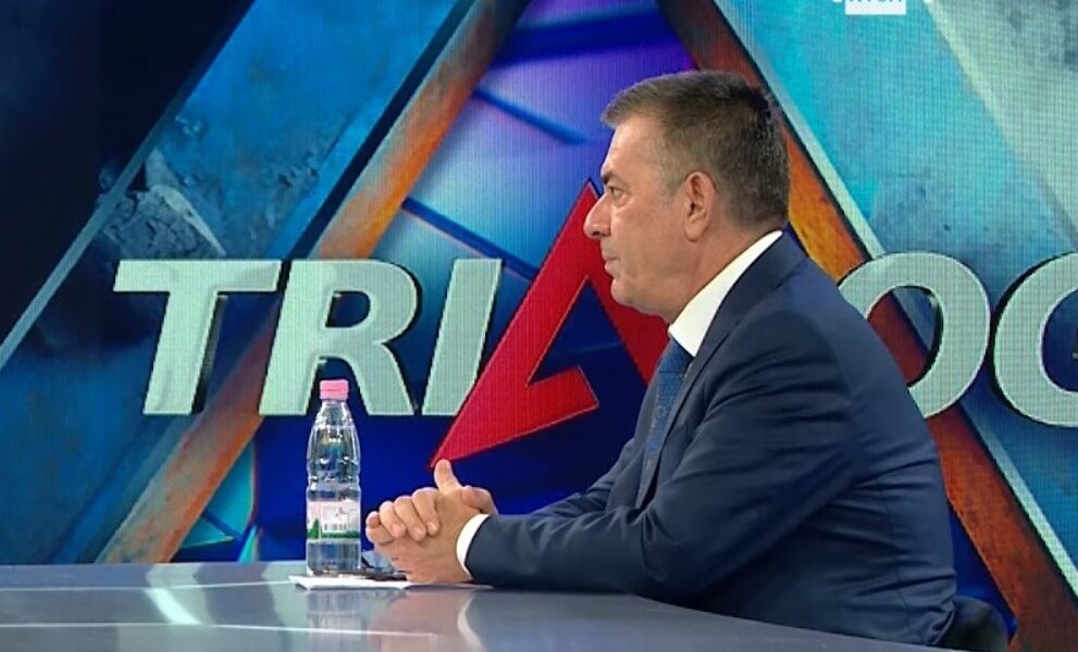 Lorenc Vangjeli  Protesta nxori jashtë loje edhe opozitën zyrtare të vendit
