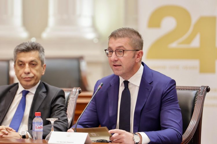 Mickoski  Të martën do të bëhen të ditura ndryshimet kadrovike në Qeveri