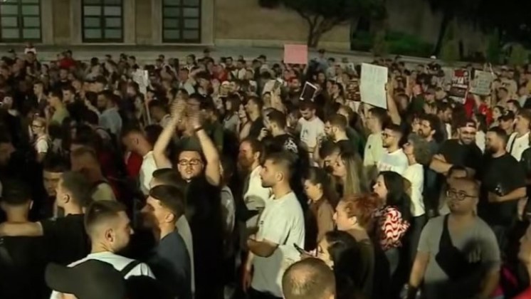protestuesit-rikthehen-ne-rruge-te-shtunen-tubime-per-zvernecin-ne-disa-qytete