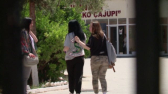ne-nje-vit-u-proceduan-961-femije-avokati-tregon-rastin-konflikt-lindi-permes-instagramit