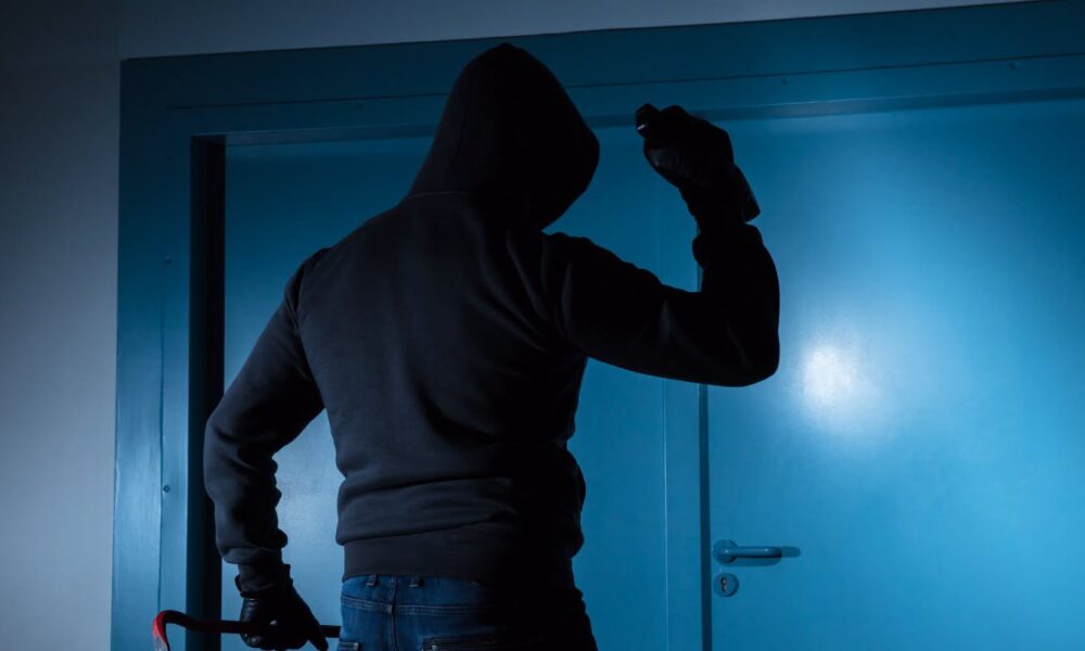 Arrestohet një 16 vjeçar për vjedhje në kishën  Shën Bogorodica  në Tetovë