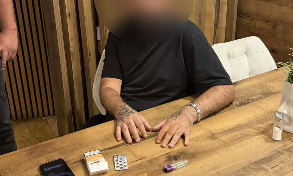 Arrestohet 32 vjeçari  mashtroi një grua nga Kumanova me 9 mijë euro duke i premtuar pasaportë të huaj