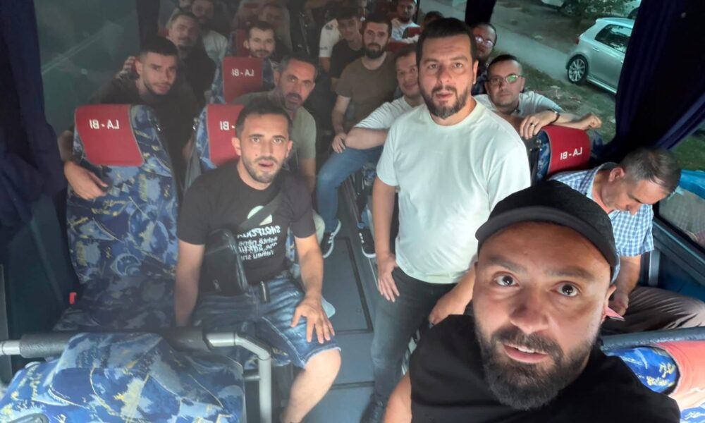 Autobusë nga Shkupi për protestën në Tetovë