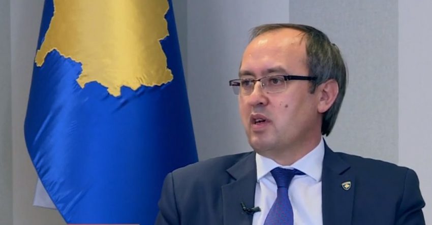 Hoti reagon pas procedimit të nënshkrimeve për shkarkimin e Abdixhikut