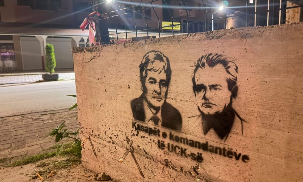 Shkruhen grafite në Tetovë  Ali Ahmetit shfaqet krah Sllobodan Millosheviçit