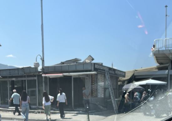 Hiqet kioska  Ali Tobacco  në afërsi të vendkalimit ilegal në Bit Pazar