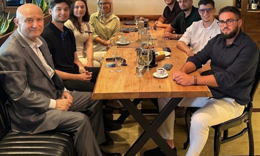 Organizata Shqiptaro Amerikane për Maqedoninë takon përfaqësuesit e Lëvizjes Studentore në Tetovë