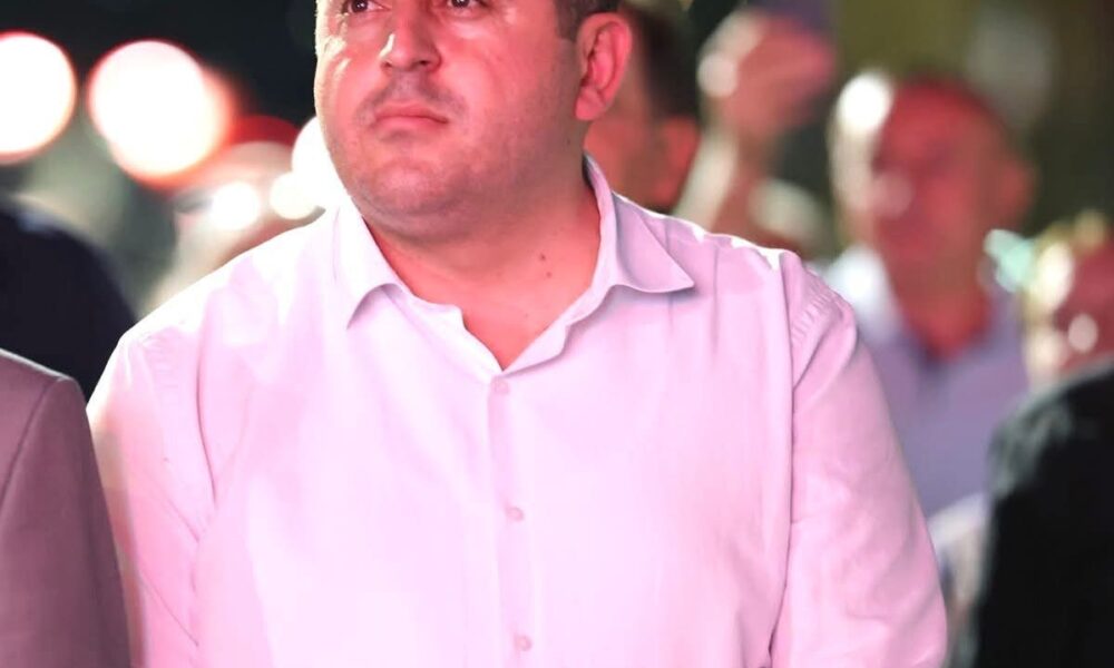 Hasim Murtezani reagon pas ndalimit në kufi   Ti  Shqipëri  më jep nder  më jep emrin shqiptar 