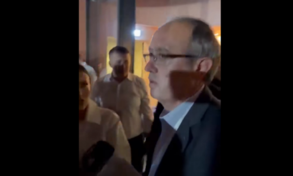 Kamerat kapin reagimin e Avdullah Hotit pasi Abdixhiku u rikonfirmua si kryetar