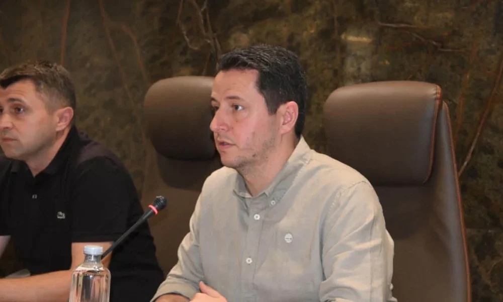 Limani  Në Gostivar është ndaluar përdorimi ujit për pije  presim rezultatet e analizave zyrtare