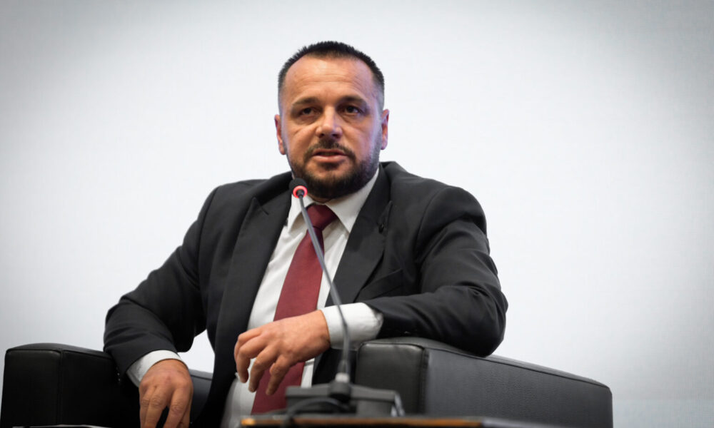Maqedonci  Haxhiu u ftua në margjinat e Samitit të NATO s  por u vlerësua se s duhet të marrë pjesë