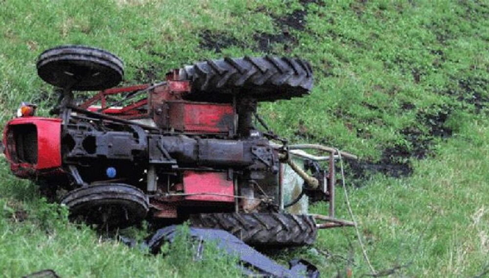Ndërron jetë një person në Gremnik të Klinës pasi u rrokullis me traktor