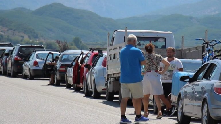 Greva e grekëve prek qarkullimin  të hënën ndërpritet për disa orë lëvizja në Kakavijë