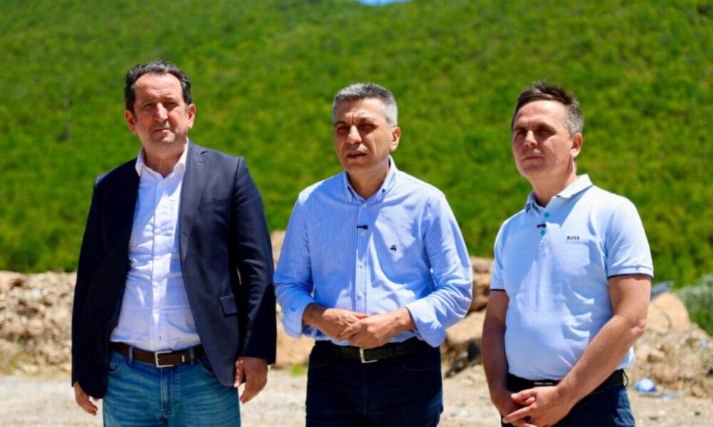  Shkupi dhe Prishtina po lidhen me autostradë   Mexhiti dhe Kasami paralajmërojnë nisjen e punimeve për ndërtimin e 10 km të autostradës Shkup Bllacë