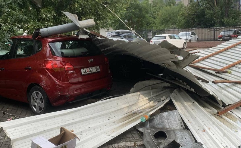 Stuhia që përfshiu Shkupin  Erërat ishin mbi 100 km orë