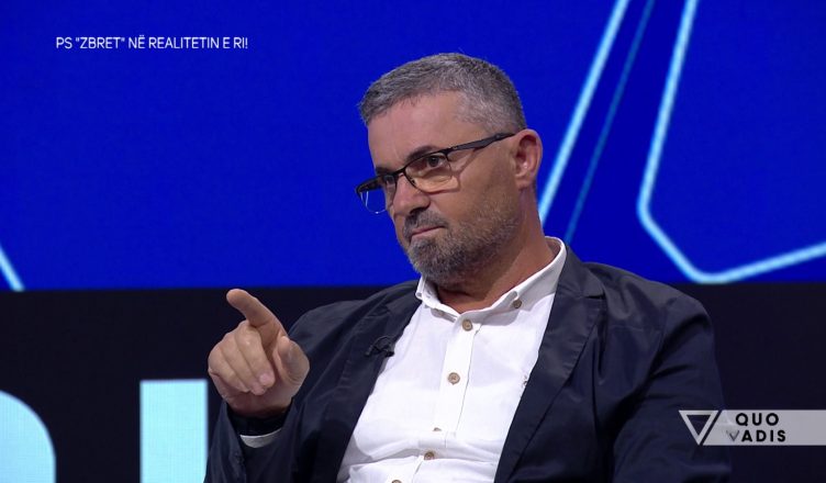 Rama jepe dorëheqjen    Piro Lutaj  Nuk ikën kryeministri që mori mandatin para 9 muajsh 