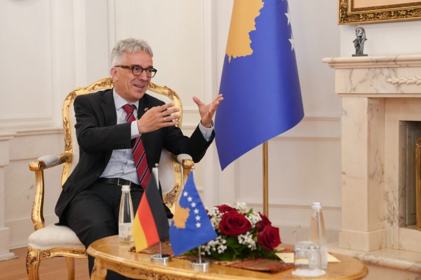 ambasadori-gjerman-kosoves-i-duhen-sa-me-shpejt-institucionet-e-reja-te-shmanget-nje-periudhe-tjeter-pasigurie