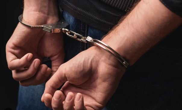 Goditet kontrabanda në Zubin Potok  sekuestrohen mallra dhe vihet në pranga një person