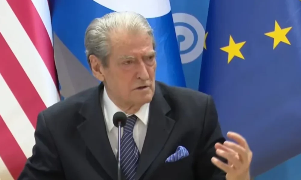  Fatkeqësi që kanë qenë pranë meje   Berisha komenton ish zyrtarët demokratë që iu bashkuan PS së