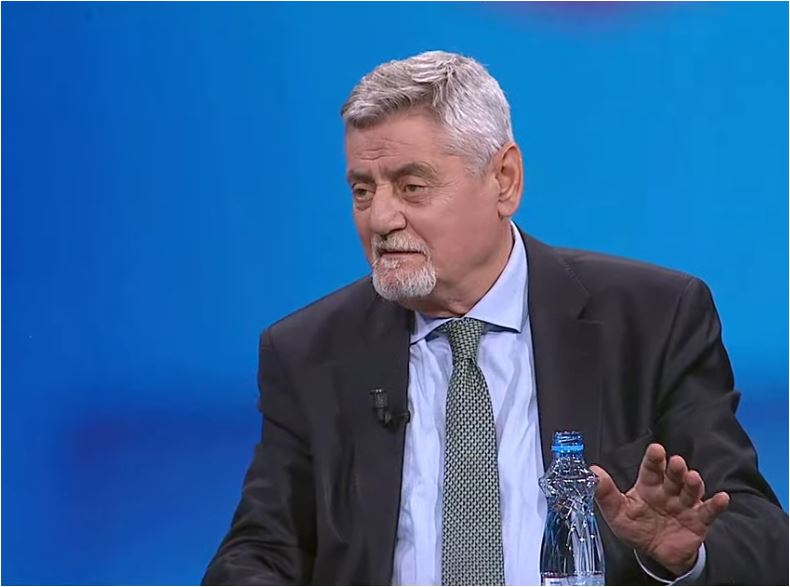  Çuna  ju duhet të merrni një flamur të    Shehi flet për protestën dhe investimet  Atje ku çojnë paratë këta 