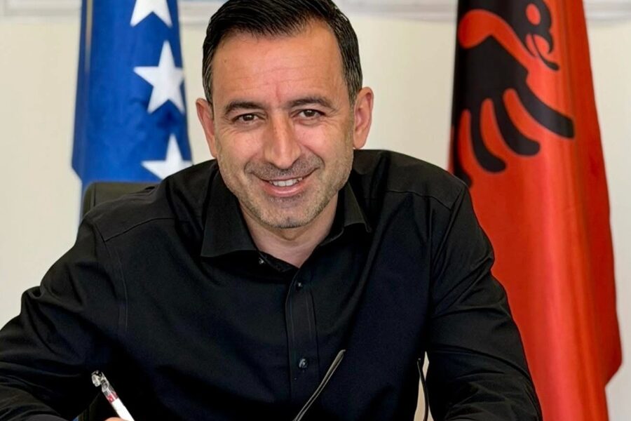 Autostrada 200 milionëshe Shkup Bllacë  Basha i gëzohet nënshkrimit  uron që RMV t i ndërtojë në afat 10 kilometrat e mbetura