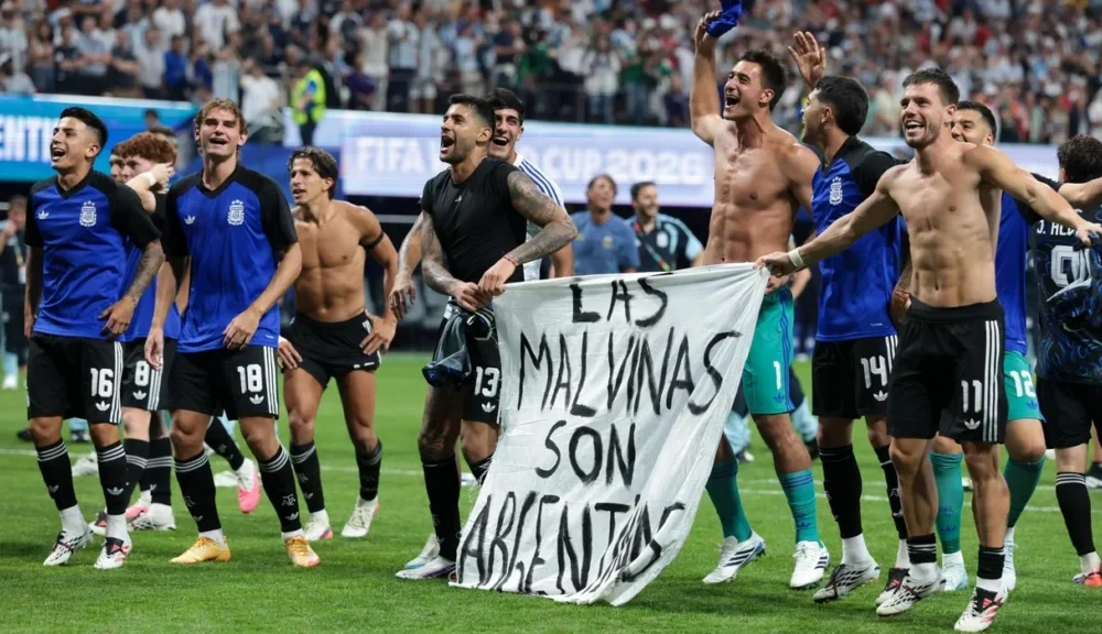 Banderola provokuese pas fitores ndaj Anglisë  FIFA mund të ndëshkojë Argjentinën