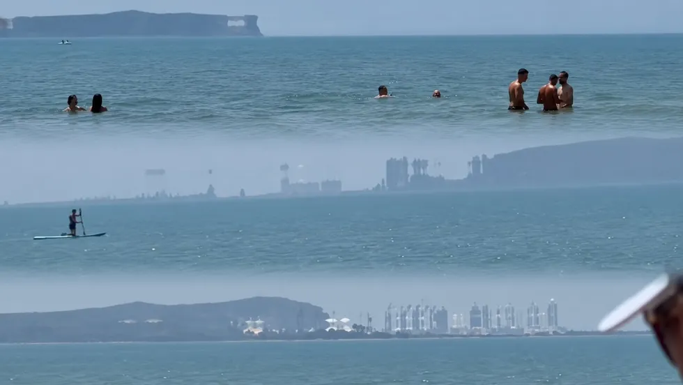 Fenomen i çuditshëm në Gjirin e Lalzit  një qytet shfaqet në horizont  pamjet bëhen virale  VIDEO 