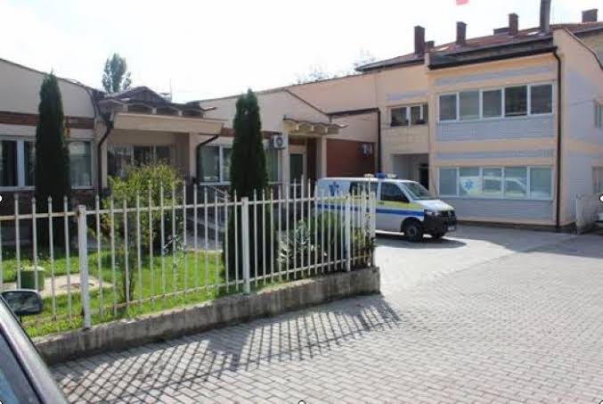 Alarm në Han të Elezit  80 persona dyshohet se u helmuan nga ushqimi  4 dërgohen në QKUK