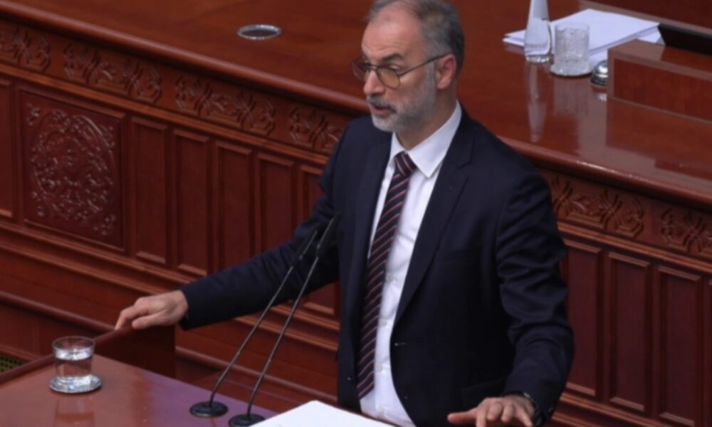 sulme-verbale-dhe-fyerje-te-renda-ne-kuvend-stoilkovic-sulmon-edhe-deputeten-shqiptare