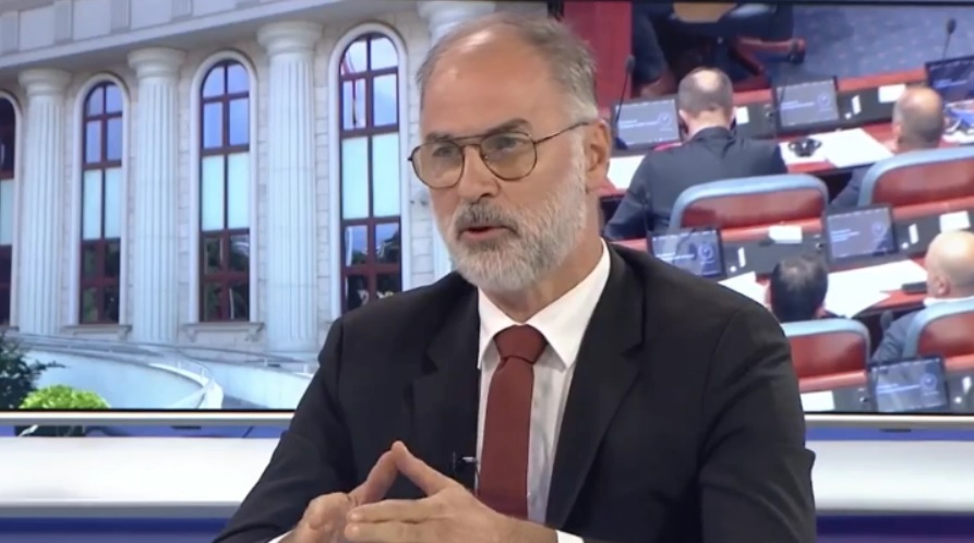 Stoillkoviqit nuk i erdhi mirë pyetja mbi shqiptarët  reagon vetëm për serbët 