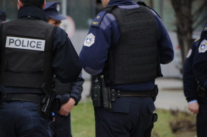 Nënshkruhen kontratat për furnizim me pizhame dimri dhe çorape për zyrtarët policorë