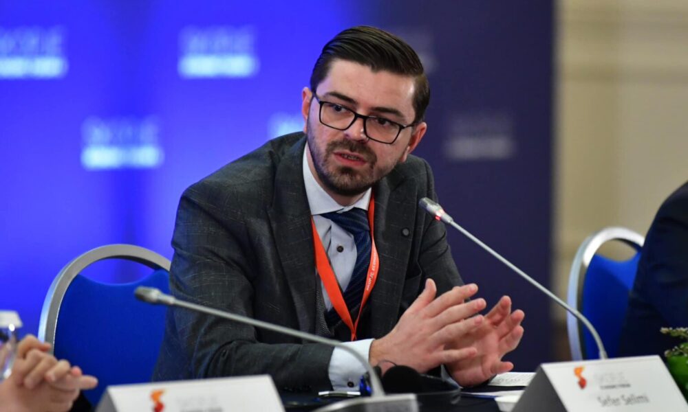 selimi-koha-per-te-rishikuar-kompromisin-per-sistemin-unitar
