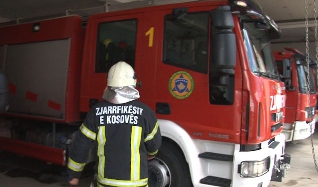Digjet një shtëpi në Vushtrri  dëmi arrin mbi 84 mijë euro   dyshohet se zjarri u shkaktua nga rryma