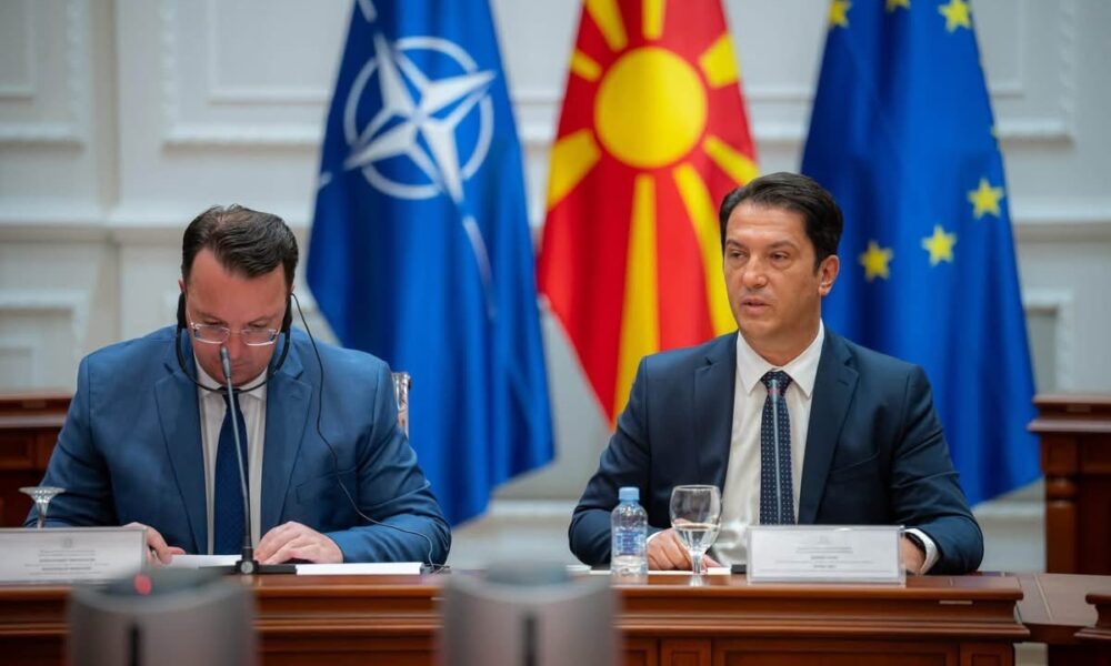 Bekim Sali në seancë solemne të qeverisë  Marrëveshja e Ohrit  përgjegjësi për të ardhmen europiane të vendit