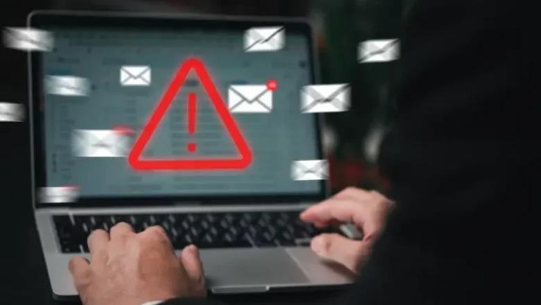 rikthehen-mashtrimet-me-sms-dhe-whatsapp-policia-paralajmeron-mos-klikoni-linqet-rrezikohen-llogarite-bankare