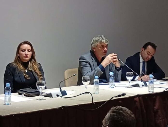 Lidhja Shqiptare  Qeveria aktuale i sulet arsimit shqip  do të na kthejë në vitet e 90 ta