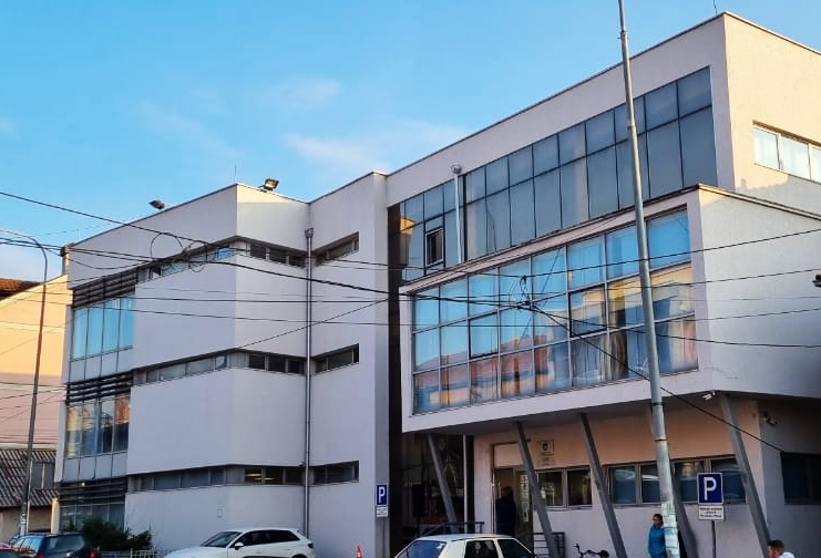  Ia përplasi kokën për toke disa herë   Prokuroria me detaje tronditëse për vrasjen e 80 vjeçares në Prizren