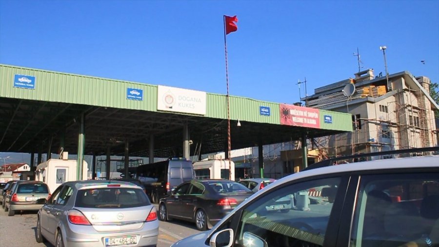 pushues-nga-kosova-drejt-shqiperise-ne-piken-kufitare-te-morinit-mbi-41-mije-hyrje-per-12-ore
