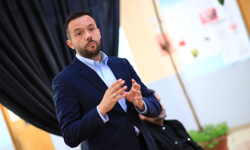 Tahiri  Kurti synon zgjedhje të reja më 27 dhjetor  po e shtyn konstituimin e Kuvendit për ta realizuar skenarin