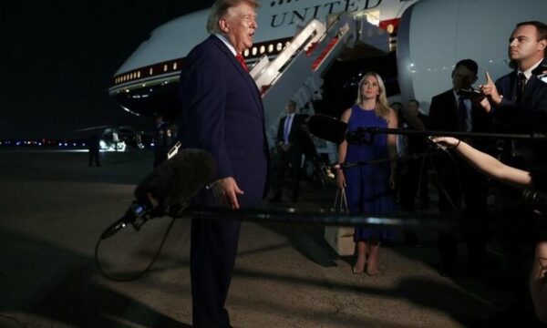 A do të kandidojë në 2028  Trump  Do të doja  por ligji është shumë i rreptë